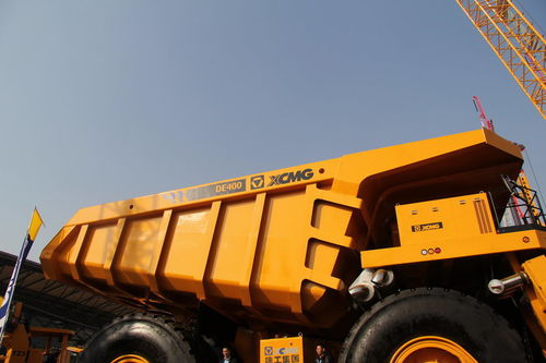 新能源電動智能無軌礦車投入使用全氟己酮自動滅火系統